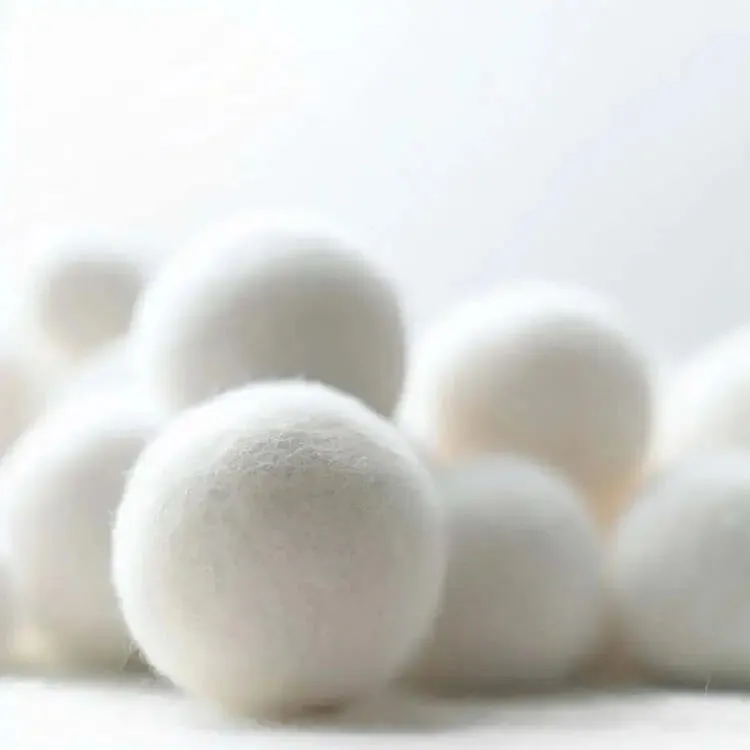 2cm Felt Balls – Snowflake Wool